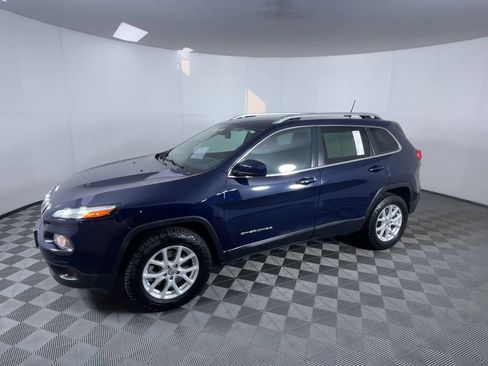 Used 2016 Jeep Cherokee Latitude w/ Cold Weather Group image 4