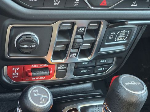 New 2026 Jeep Gladiator Mojave AWD/4WD image 31