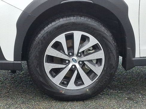 Certified 2025 Subaru Outback Premium image 8