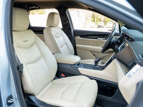 Used 2017 Cadillac XT5 FWD image 42