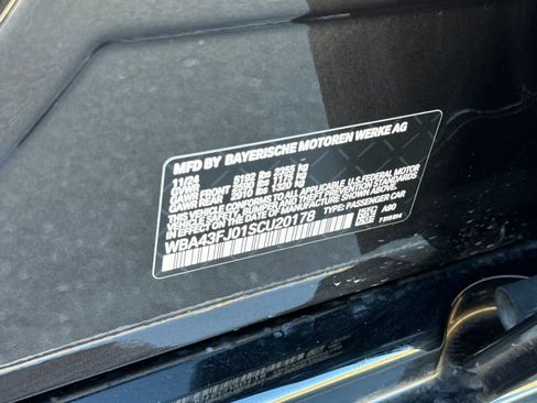 Used 2025 BMW 530i w/ M Sport Package image 33