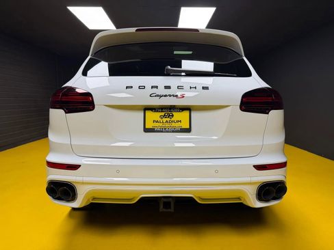 Used 2017 Porsche Cayenne S image 5