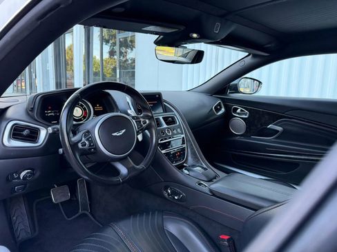 Used 2018 Aston Martin DB11 V12 RWD image 17