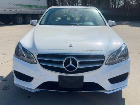 Used 2014 Mercedes-Benz E 350 4MATIC Sedan image 2