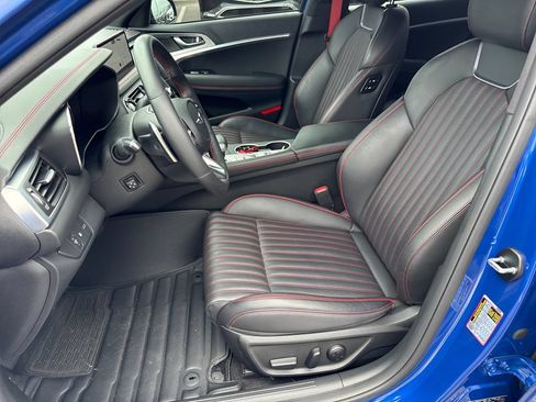 Used 2023 Genesis G70 2.0T w/ Sport Prestige Package RWD image 11