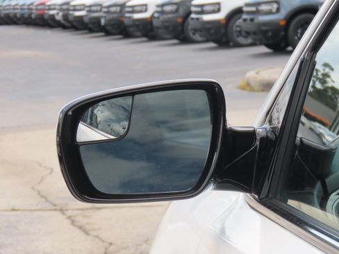 Used 2017 Hyundai Santa Fe Sport FWD image 18