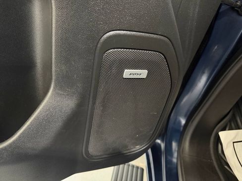 Used 2021 Chevrolet Silverado 1500 LT Trail Boss w/ Convenience Package II AWD/4WD image 4