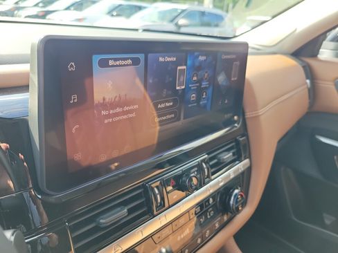 New 2026 Nissan Pathfinder Platinum AWD/4WD image 30
