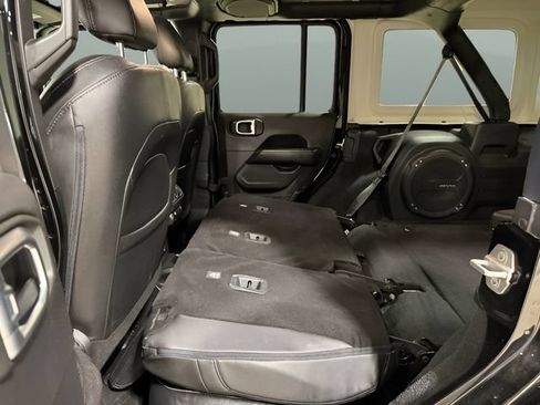 Used 2021 Jeep Wrangler Unlimited Sahara w/ Cold Weather Group AWD/4WD image 28