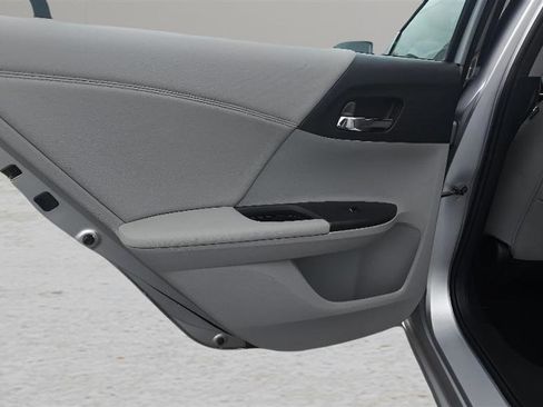 Used 2015 Honda Accord EX-L image 21