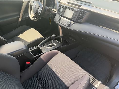 Used 2017 Toyota RAV4 XLE AWD/4WD image 10