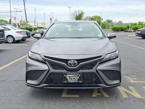 Used 2022 Toyota Camry SE w/ Cold Weather Package AWD/4WD image 2