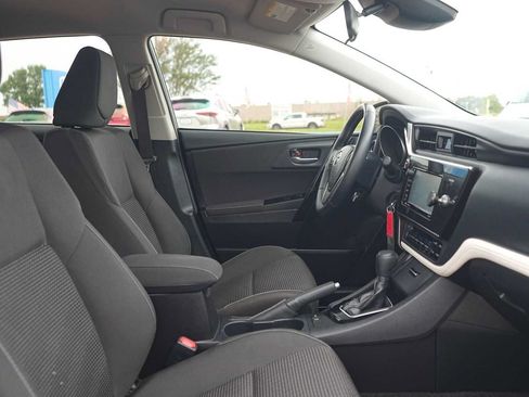 Used 2018 Toyota Corolla iM FWD image 15