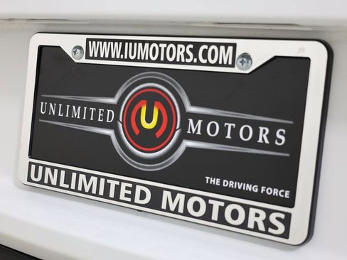 Used 2023 Chrysler 300 C RWD image 20