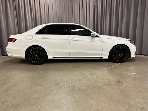 Used 2014 Mercedes-Benz E 250 BlueTEC 4MATIC Sedan image 4