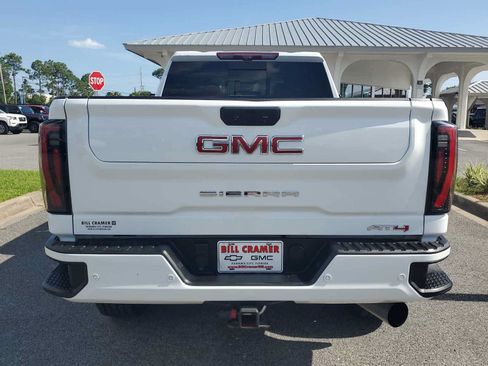 Used 2024 GMC Sierra 2500 AT4 w/ AT4 Premium Plus Package AWD/4WD image 4