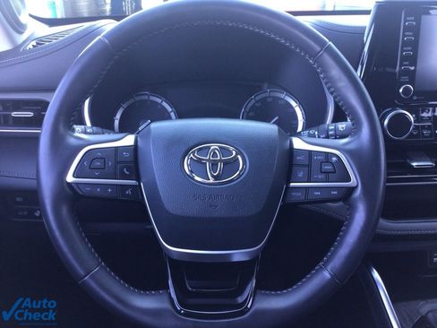 Used 2022 Toyota Highlander Limited image 25