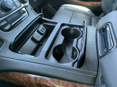 Used 2019 Chevrolet Tahoe Premier RWD image 21