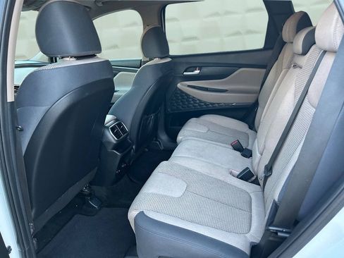 Used 2019 Hyundai Santa Fe SE FWD image 16