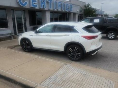 Used 2021 INFINITI QX50 Luxe w/ Appearance Package AWD/4WD image 3