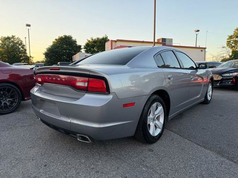 Used 2013 Dodge Charger SE w/ Connectivity Group RWD image 5
