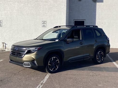 Used 2025 Subaru Forester Limited image 3