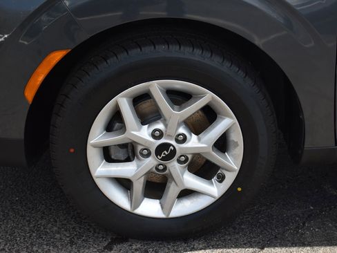 Used 2022 Kia Soul LX w/ Technology Package FWD image 11