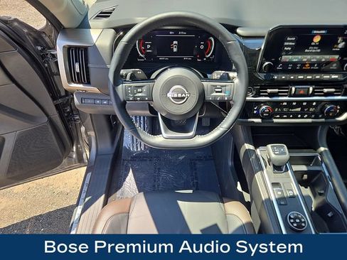 Used 2023 Nissan Pathfinder Platinum AWD/4WD image 3