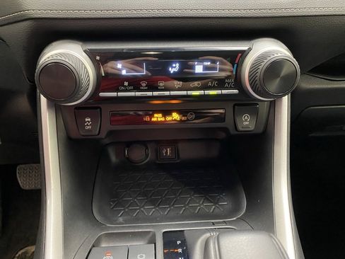 Used 2024 Toyota RAV4 LE image 29