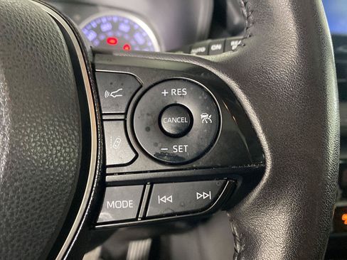 Used 2021 Toyota RAV4 XLE Premium AWD/4WD image 23