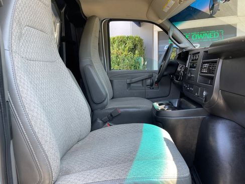 Used 2022 Chevrolet Express 2500 w/ Driver Convenience Package RWD image 16