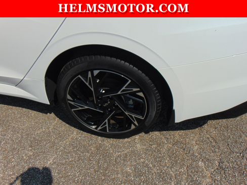 Used 2025 Kia K5 GT-Line w/ GT-Line Premium Package image 9