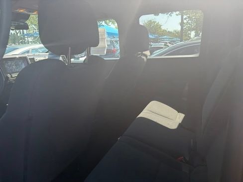 Used 2024 Nissan Frontier S RWD image 7