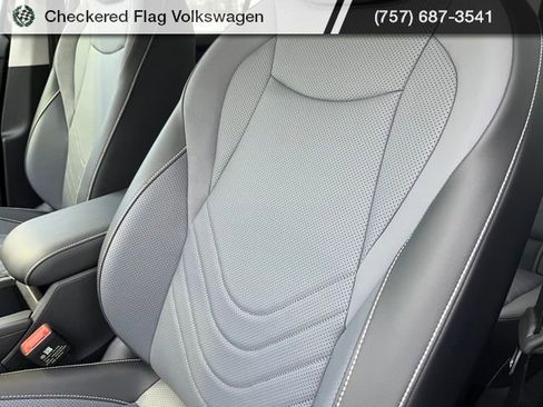 New 2026 Volkswagen Tiguan SE image 20