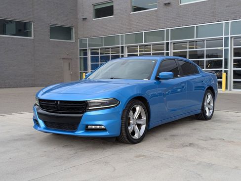Used 2016 Dodge Charger R/T image 1