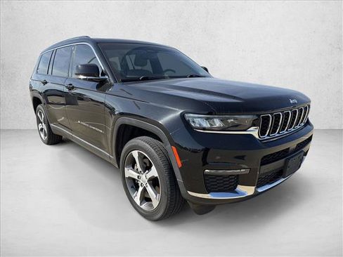 Used 2023 Jeep Grand Cherokee L Limited AWD/4WD image 3