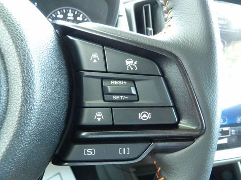 Used 2024 Subaru Crosstrek 2.5i Limited AWD/4WD image 19