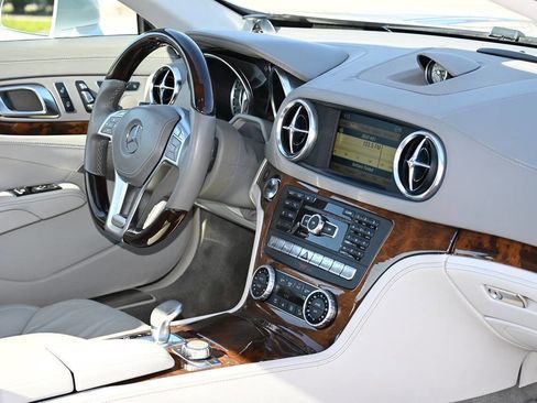 Used 2013 Mercedes-Benz SL 550 SL 550 2dr Convertible image 22
