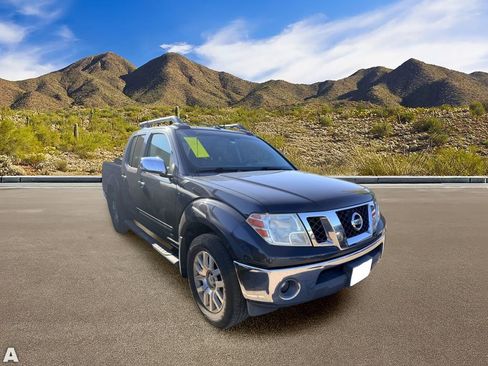 Used 2012 Nissan Frontier SL w/ Moonroof Pkg AWD/4WD image 5