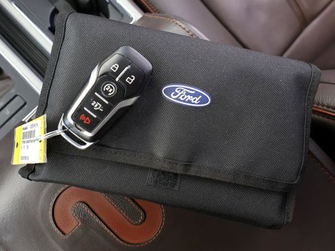 Used 2016 Ford F150 King Ranch w/ Equipment Group 601A Luxury RWD image 28