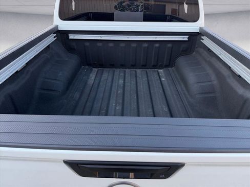 Used 2024 Nissan Frontier SL w/ Technology Package image 20