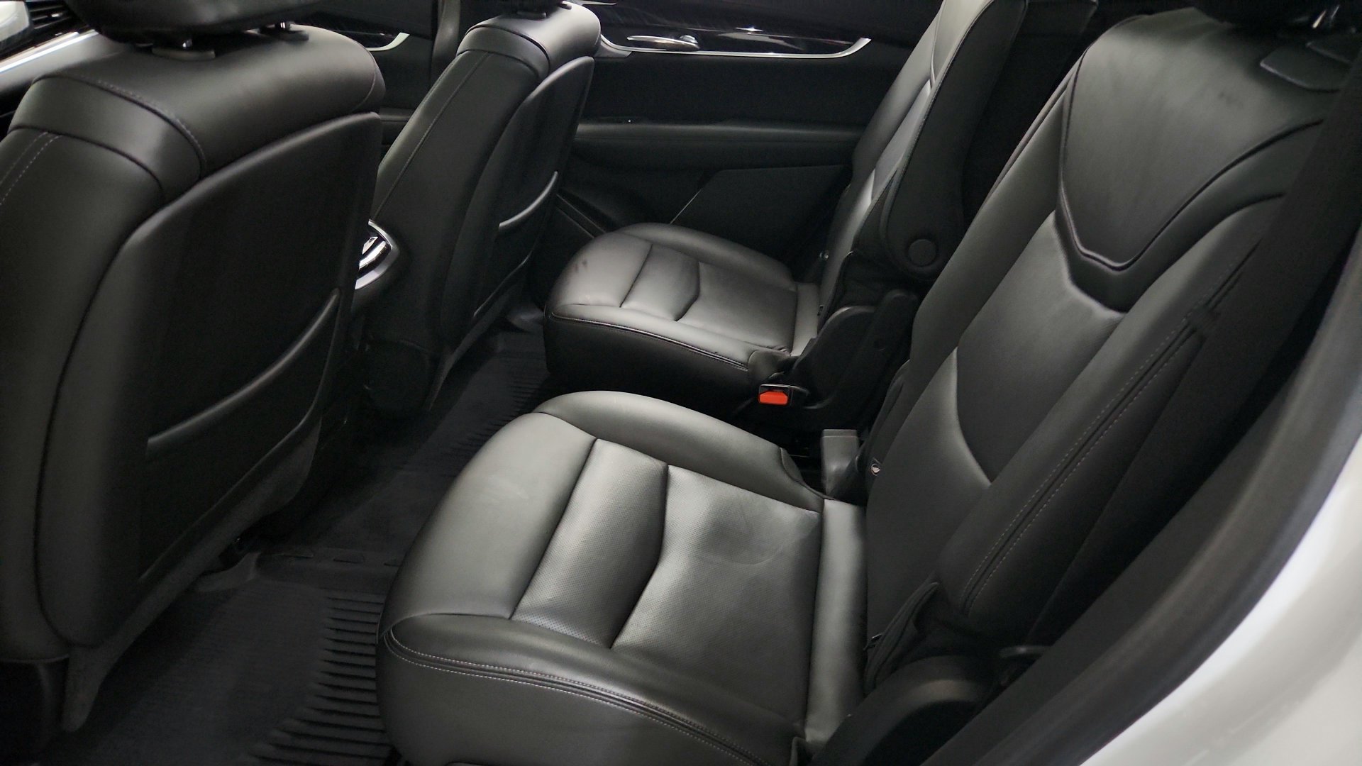 Used 2024 Cadillac XT6 Premium Luxury w/ LPO, Floor Liner Package FWD image 21