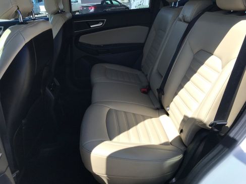 Used 2019 Ford Edge SEL w/ Equipment Group 201A AWD/4WD image 16