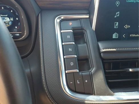Used 2024 Chevrolet Tahoe Premier AWD/4WD image 10