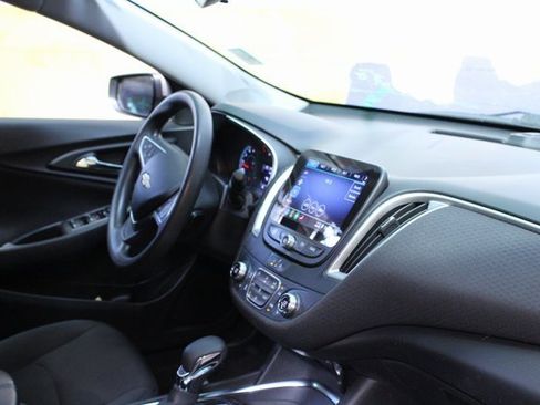 Used 2022 Chevrolet Malibu LT image 10