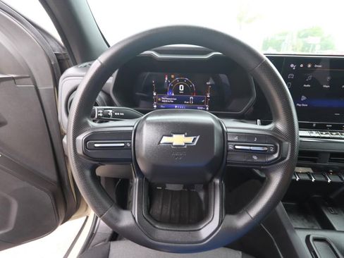 Used 2023 Chevrolet Colorado W/T RWD image 18
