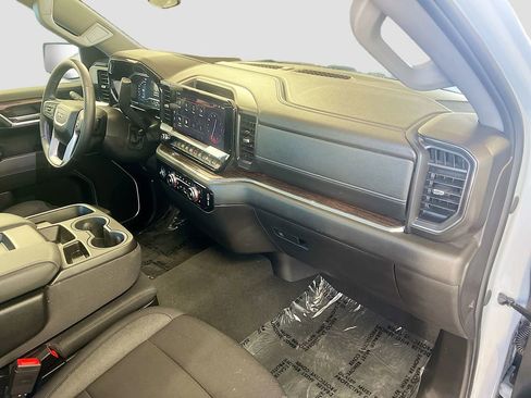 Used 2024 GMC Sierra 1500 Elevation image 29