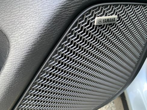 New 2025 Mitsubishi Outlander SE image 9