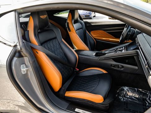 Used 2024 Aston Martin DB12 Coupe RWD image 40