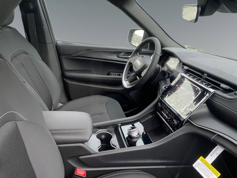 New 2026 Jeep Grand Cherokee Laredo X RWD image 15